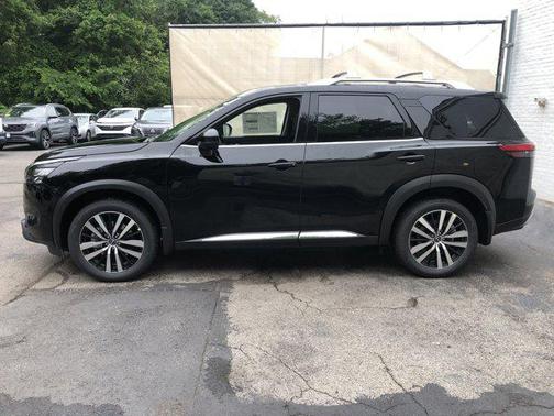 2025 Nissan Pathfinder Platinum 4WD