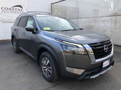 2025 Nissan Pathfinder SL 4WD