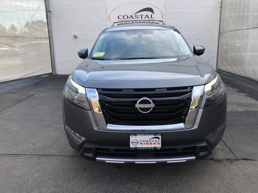 2025 Nissan Pathfinder SL 4WD