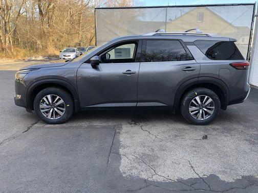 2025 Nissan Pathfinder SL 4WD