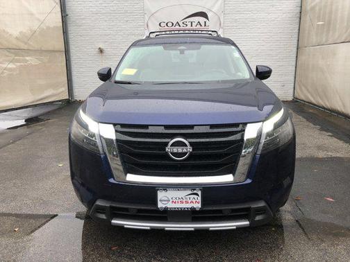 2025 Nissan Pathfinder SL 4WD