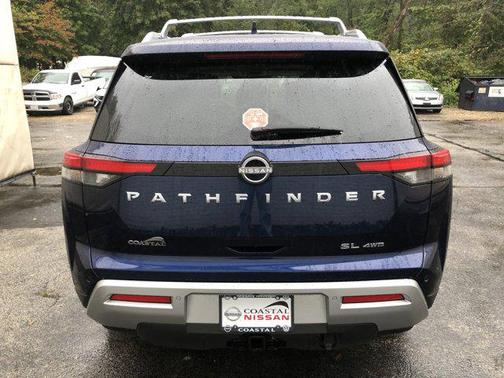 2025 Nissan Pathfinder SL 4WD