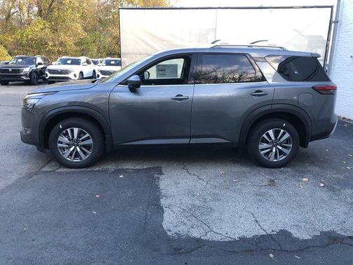 2025 Nissan Pathfinder SL 4WD