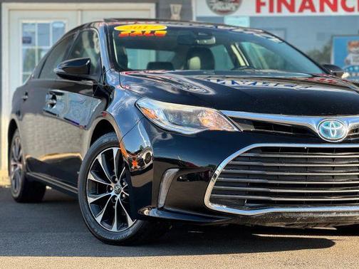 Black 2017 Toyota Avalon Hybrid Limited
