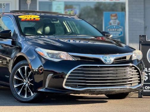 Black 2017 Toyota Avalon Hybrid Limited