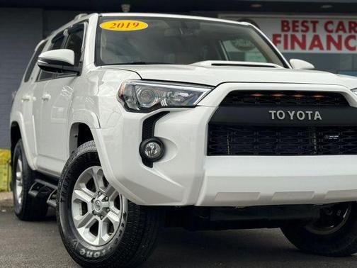White 2019 Toyota 4Runner SR5 Premium