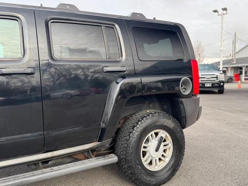 Black 2006 Hummer H3