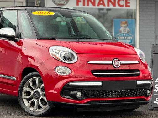 Red 2018 FIAT 500L Lounge