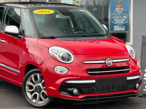 Red 2018 FIAT 500L Lounge