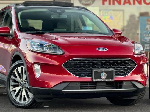 2020 Ford Escape Titanium