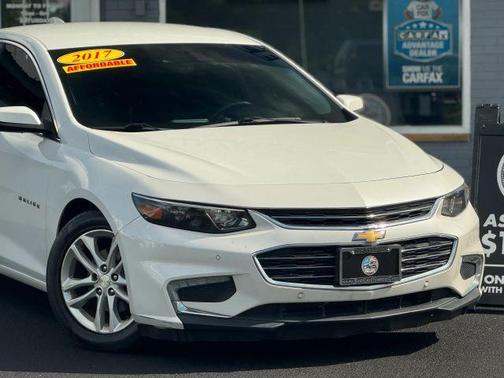 White 2017 Chevrolet Malibu 1LT