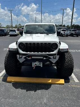 2024 Jeep Gladiator Sport