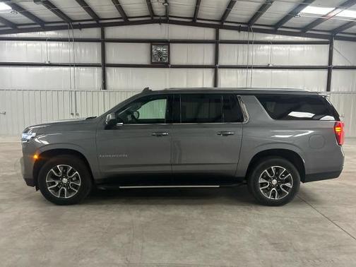 2022 Chevrolet Suburban LT