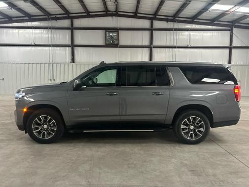 2022 Chevrolet Suburban LT