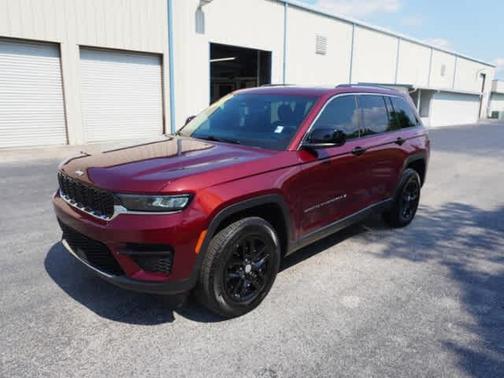 2023 Jeep Grand Cherokee Laredo
