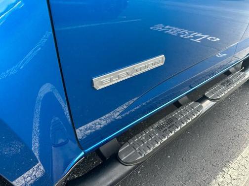 2022 GMC Canyon Elevation Standard