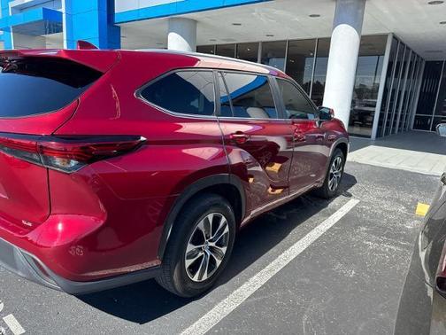 2023 Toyota Highlander XLE