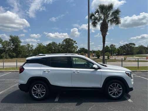 2022 GMC Terrain SLT