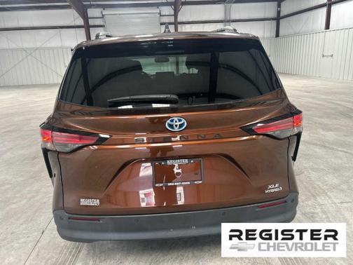 2022 Toyota Sienna XLE