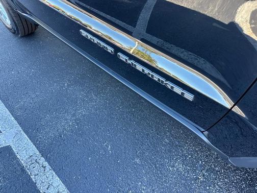 2019 Jeep Grand Cherokee Laredo