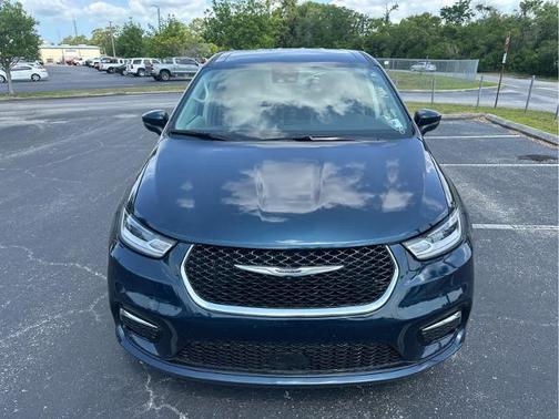 2023 Chrysler Pacifica Touring-L