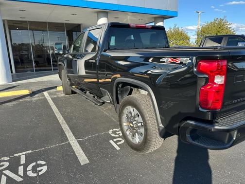 2024 Chevrolet Silverado 2500 Custom