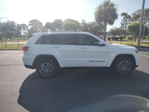 Photo 4 of 29 of 2019 Jeep Grand Cherokee Limited