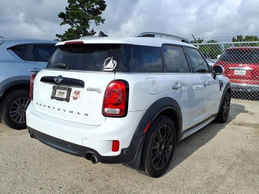 Light White 2018 MINI Countryman Cooper S