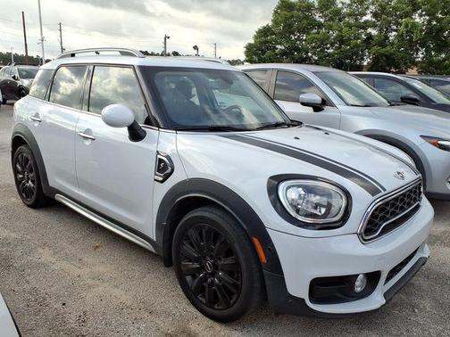 Light White 2018 MINI Countryman Cooper S
