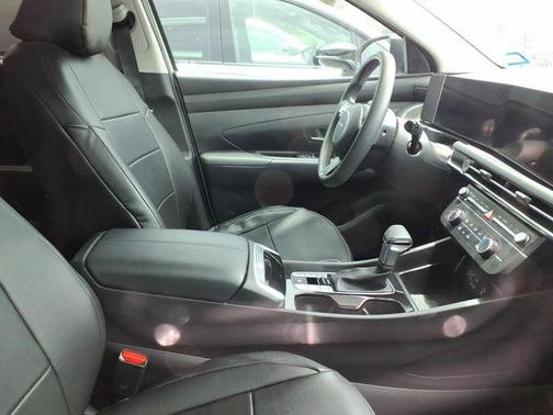Serenity White Pearl 2025 Hyundai TUCSON SE