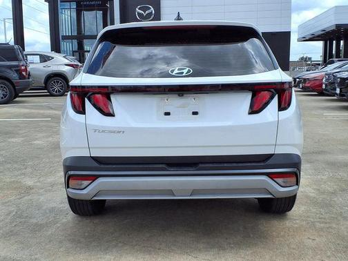 Serenity White Pearl 2025 Hyundai TUCSON SE