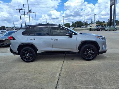 2021 Toyota RAV4 Hybrid SE