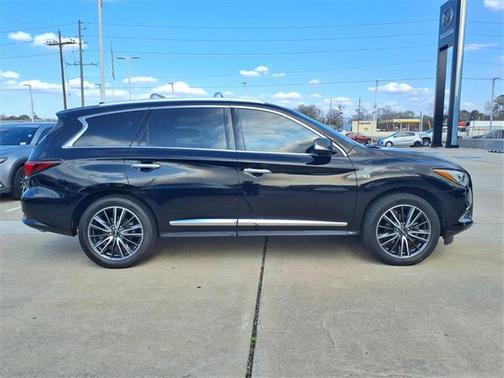 2017 INFINITI QX60 Base