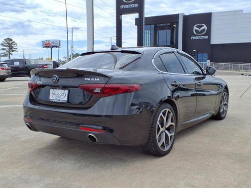 Alfa Black 2020 Alfa Romeo Giulia Ti