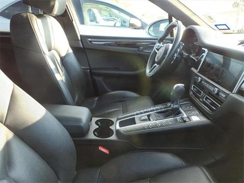 2021 Porsche Macan Base