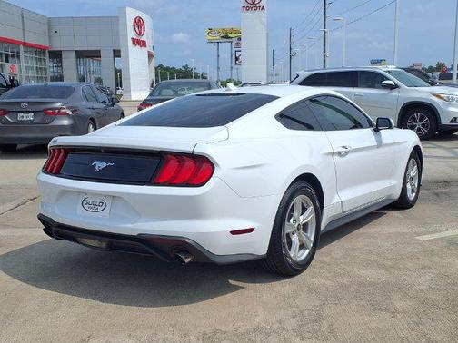 Oxford White 2021 Ford Mustang EcoBoost