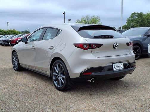 Platinum Quartz Metallic 2026 Mazda Mazda3 FWD w/Preferred Package