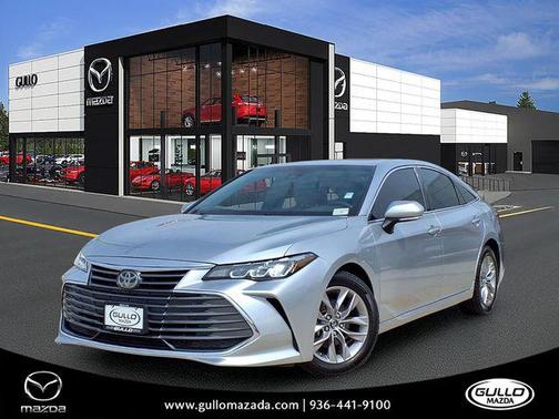 Celestial Silver Metallic 2019 Toyota Avalon XLE
