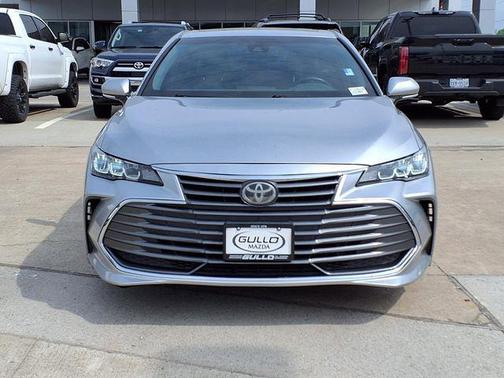Celestial Silver Metallic 2019 Toyota Avalon XLE