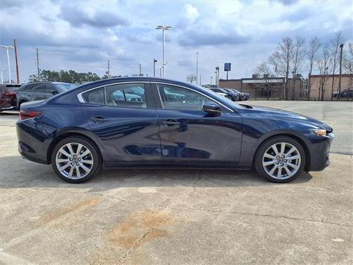 2023 Mazda Mazda3 FWD w/Preferred Package