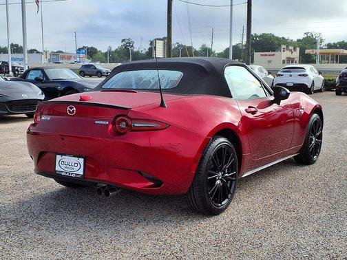 Soul Red Crystal Metallic 2026 Mazda MX-5 Miata Club