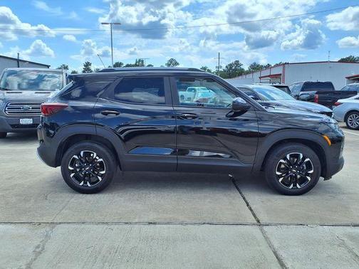 Mosaic Black Metallic 2023 Chevrolet Trailblazer LT