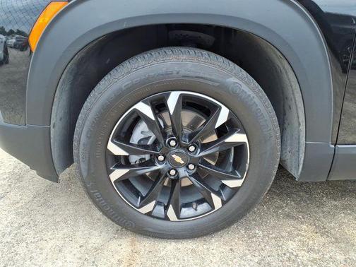 Mosaic Black Metallic 2023 Chevrolet Trailblazer LT