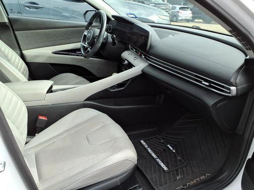 2021 Hyundai ELANTRA Limited