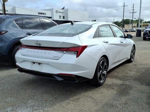 2021 Hyundai ELANTRA Limited