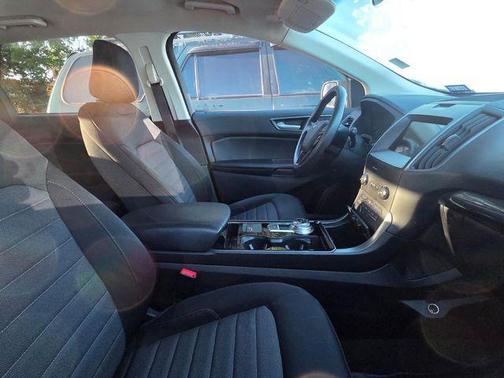Agate Black 2020 Ford Edge SE