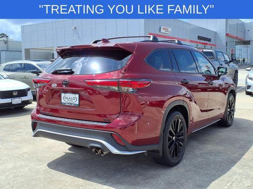 Pearl 2023 Toyota Highlander XSE