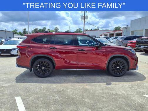 Pearl 2023 Toyota Highlander XSE