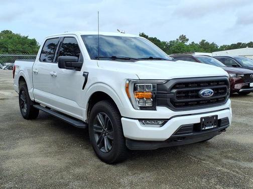 Oxford White 2023 Ford F-150 XLT