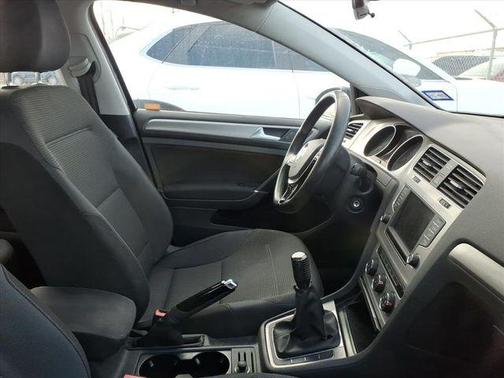 2016 Volkswagen Golf TSI S 4-Door